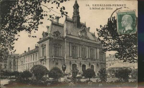 Levallois-Perret Hotel de Ville