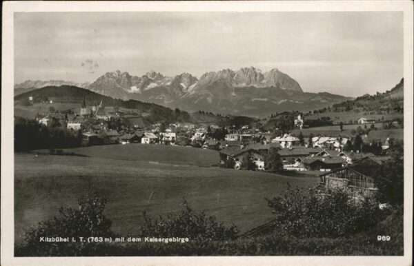 Kitzbuehel Tirol Gesamtansicht Kaisergebirge