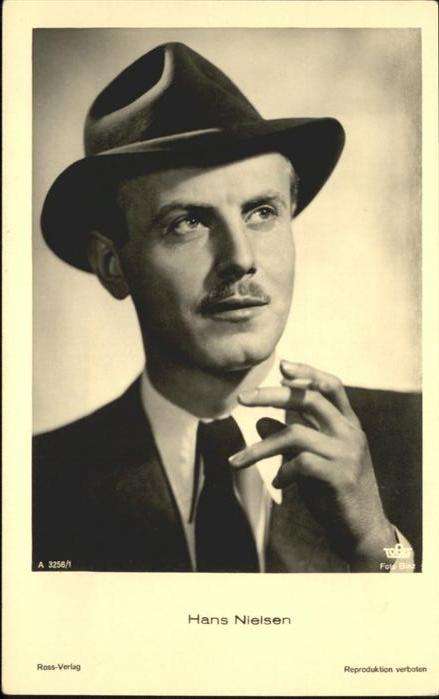 Verlag Ross Nr. Hans Nielsen A 3258/1 Hut Zigarette