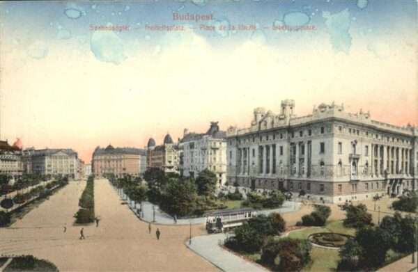 Budapest Freiheitsplatz Strassenbahn