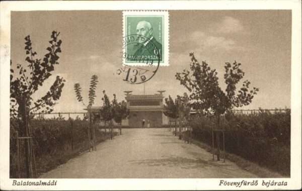 Balatonalmadi Fövenyfürdo bejarata