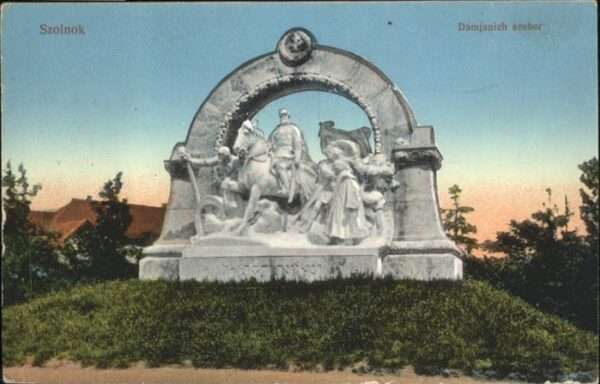 Szolnok Damjanich szobor