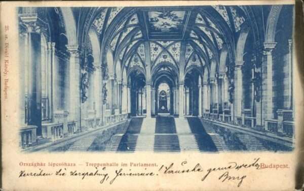 Budapest Treppenhalle Parlament