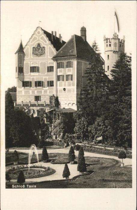 Taxis Schloss  Springbrunnen