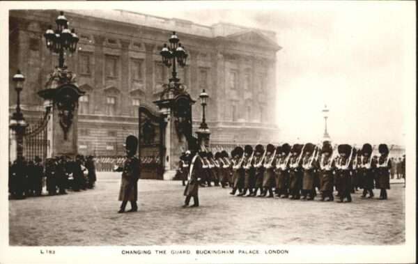 London Changing Guard Buckingham Palace