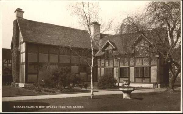 Stratford-on-Avon Shakespeares Birthplace  Garden