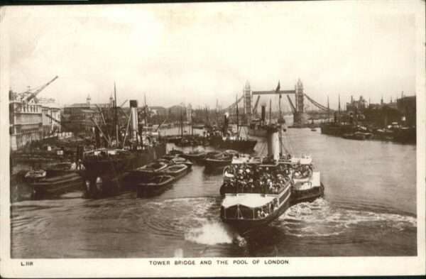 London Tower Brodge Schiff