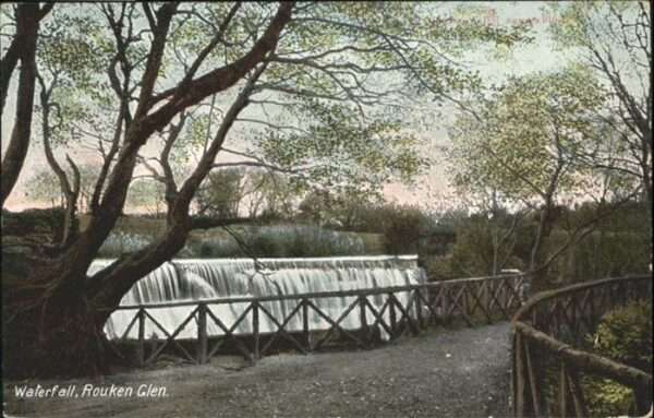 Glasgow Waterfall
Rouken Glen