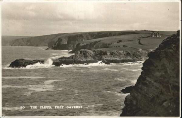 Port Isaac Cornwall Cliffs
Port Caverne