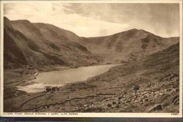 LLyn Ogwen Glyden Fawr DeviL_s kitchen y Garn