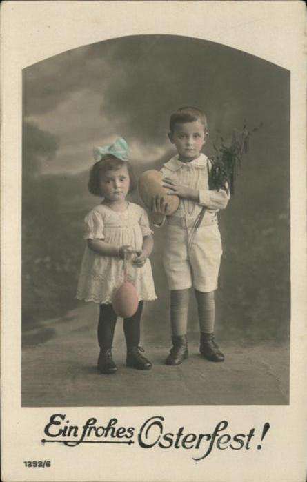 Ostern Easter Paques Kinder Mädchen Junge Ostereier