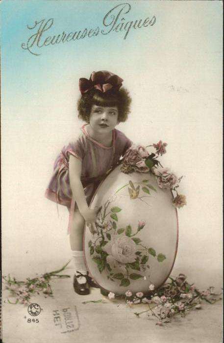 Ostern Easter Paques Kind Mädchen Osterei