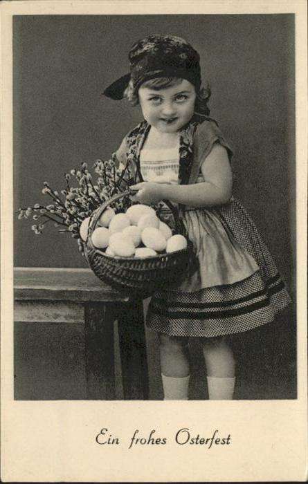 Ostern Easter Paques Kind Mädchen Ostereier Korb