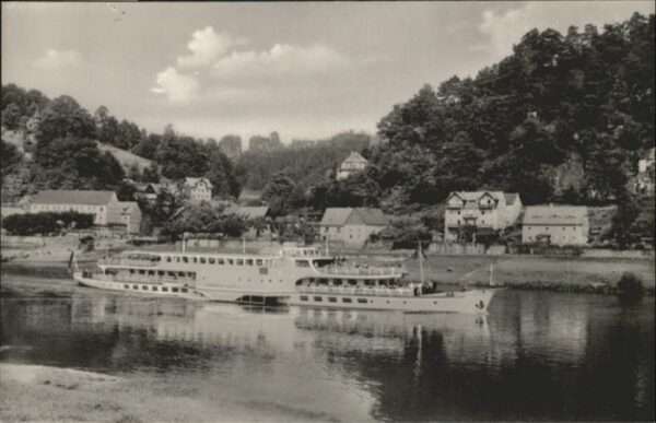 Dampfer Binnenschifffahrt MS Friedrich Engels Rathen