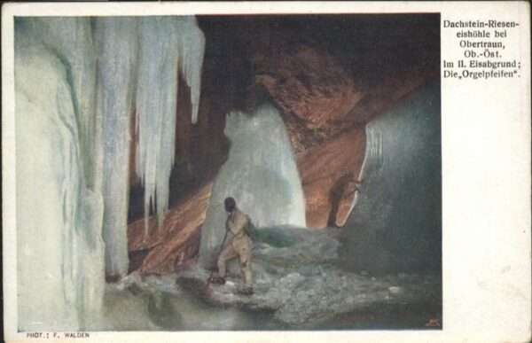 Hoehlen Caves Grottes Dachstein Rieseneishöhle Obertraun Trop