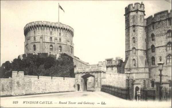 Windsor Castle Windsor Castle
Round Tower
Gateway