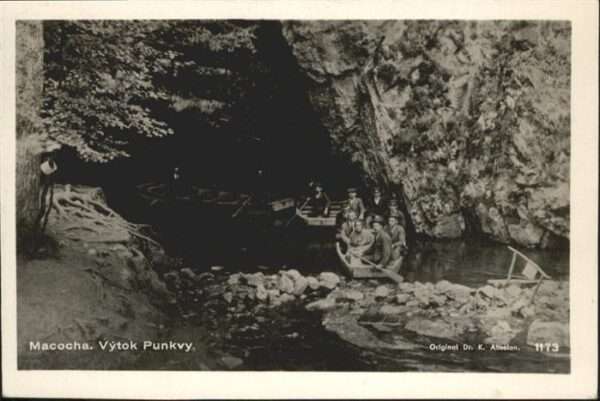 Hoehlen Caves Grottes Macocha