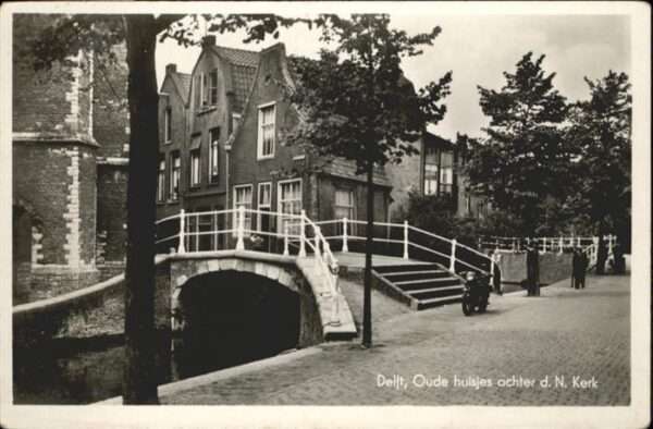 Delft Oude huisjes achter d. N. Kerk