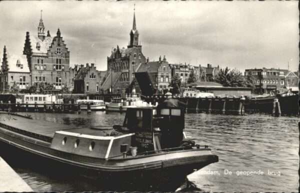 Zaandam De geopende brug