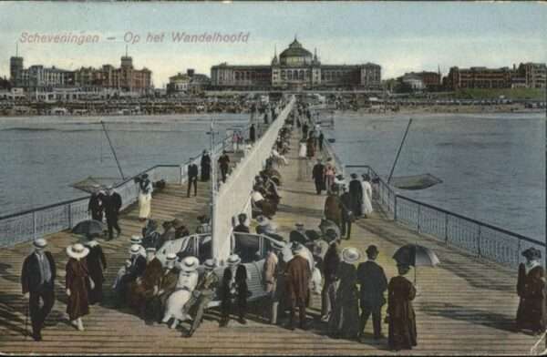Scheveningen Op het Wandelhoofd