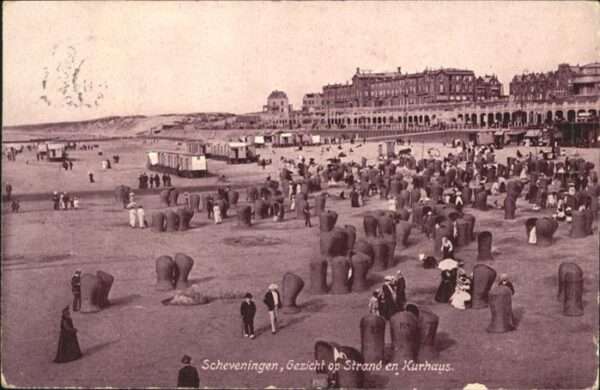 Scheveningen Gezicht op Strand en Kurhaus