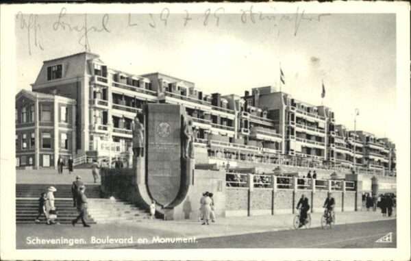 Scheveningen Boulevard en Monument