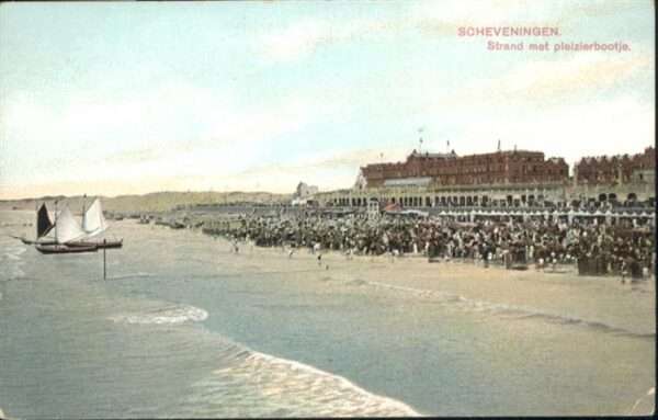 Scheveningen Strand Pleizierbootje