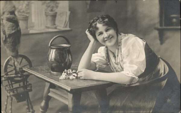 Spinnen Handwerk Spindel Frau Tracht