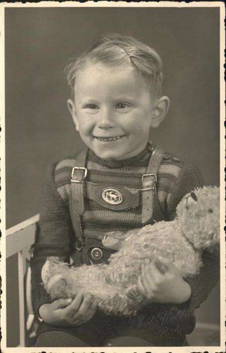 Teddy Teddybaer Teddy-bear  Junge Kind Tracht