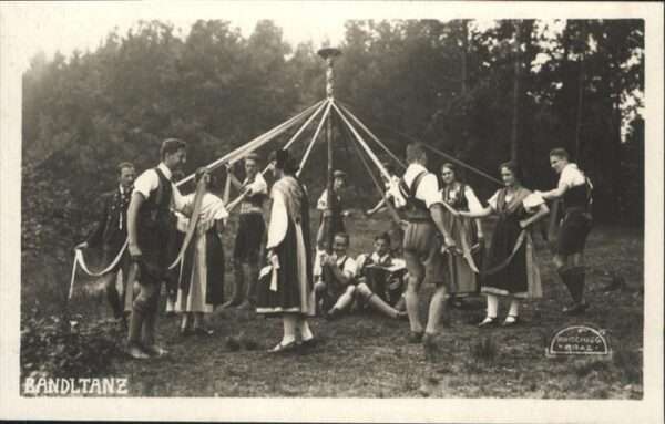 Trachten Bandltanz
