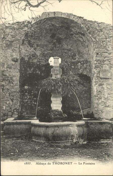 Le Thoronet Abbaye Fontaine