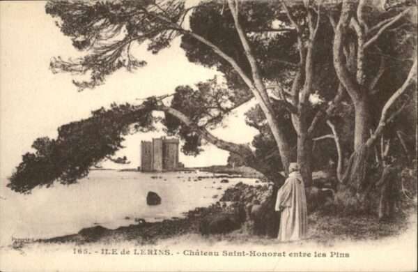Ile Saint-Honorat Alpes Maritimes Chateau lle Lerins Mönch