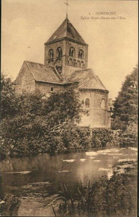 Domfront Eglise Notre-Dame Eau