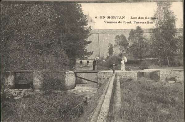 Nevers 58 Morvan Lac Settons Vannes Fond Passerel