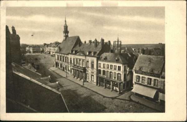 Peronne 80 Somme Peronne Rathaus Post
