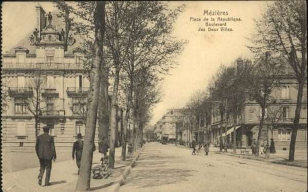 Mezieres-Charleville Mezieres Place de la Republique Bouleva