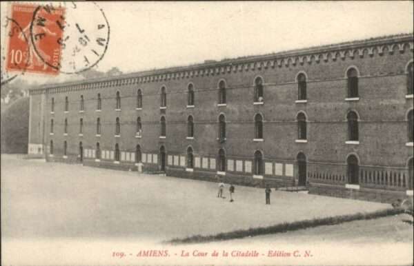 Amiens Cour Citadelle