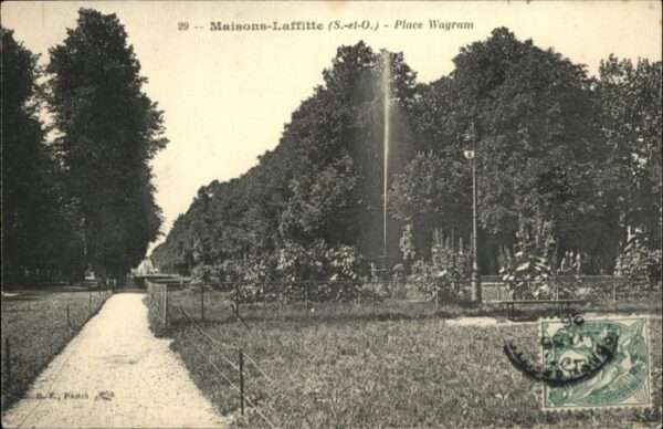 Maisons-Laffitte Place Wagram