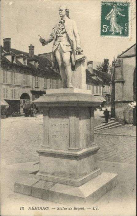 Nemours Seine-et-Marne Nemours Statue Bezout