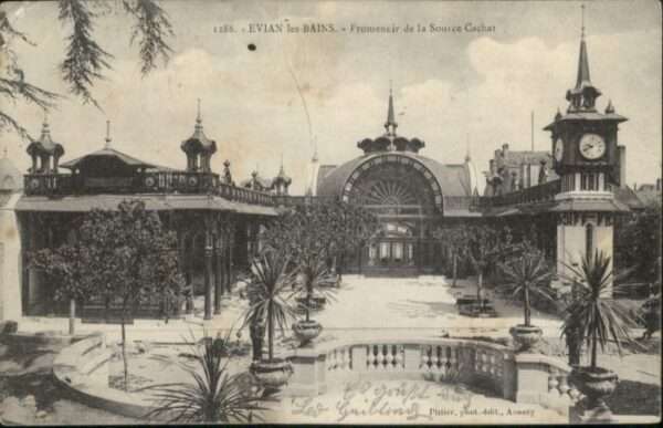 Evian-les-Bains Haute Savoie Evian-les-Bains Promenoir Source Cachat