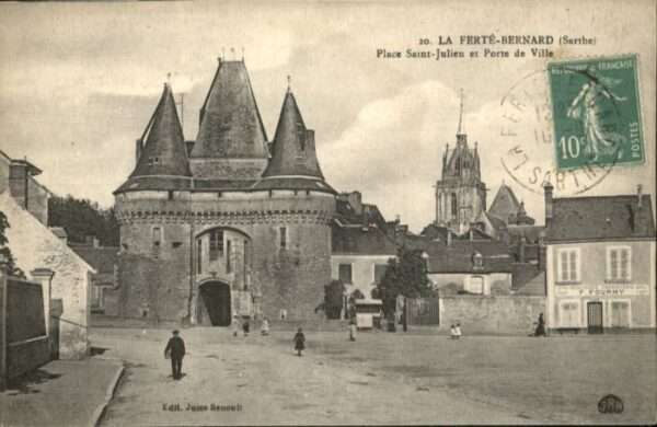 La Ferte-Bernard Place Saint-Julien Porte