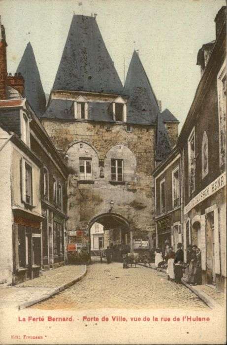 La Ferte-Bernard Rue l_Huisne Porte de Ville
