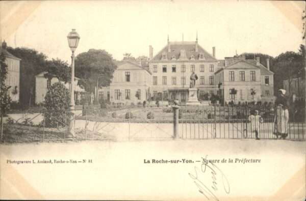 La Roche-sur-Yon Laroche-sur-Yonne Square Prefecture