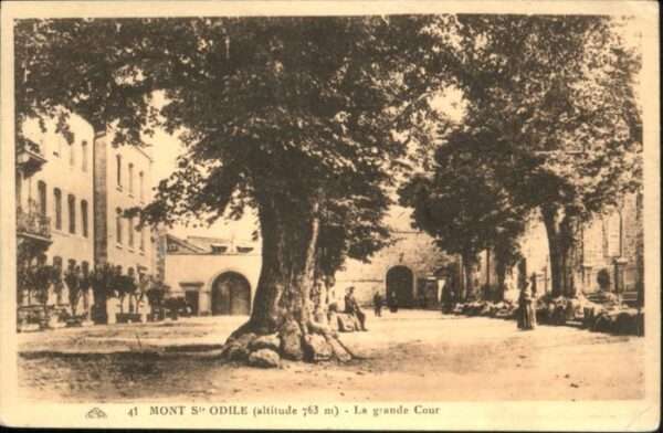 St Odilienberg Grande Cour