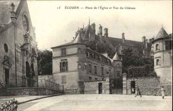 Ecouen Place Eglise Vue Chateau