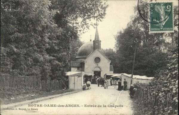 Clichy-sous-Bois Notre-Dame-des-Anges Entree Chapelle