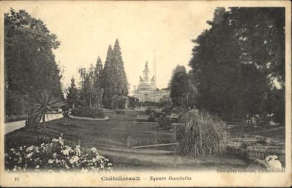 Chatellerault Square Gambetta