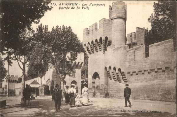 Avignon Vaucluse Avignon Les Remparts Entree Ville