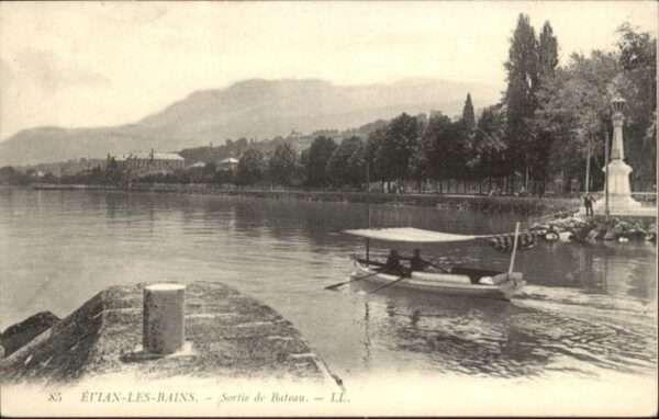Evian-les-Bains Haute Savoie Evian-les-Bains Sortie de Bateau