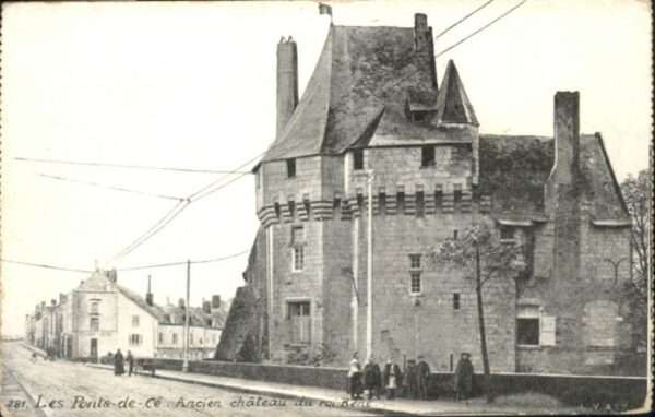 Les Ponts-de-Ce Chateau du roi Rene